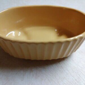 Vintage Hull Pottery Oval Footed Planter Vase F39 USA Yellow color